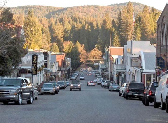 Log Cabins (Nevada City, California, United States)