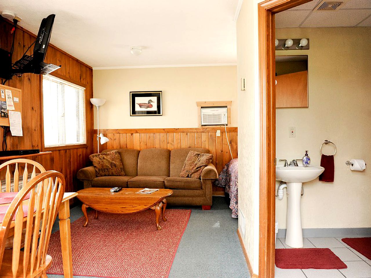 Inviting Summer Vacation Cabin on Clear Lake in Ogemaw County, Michigan