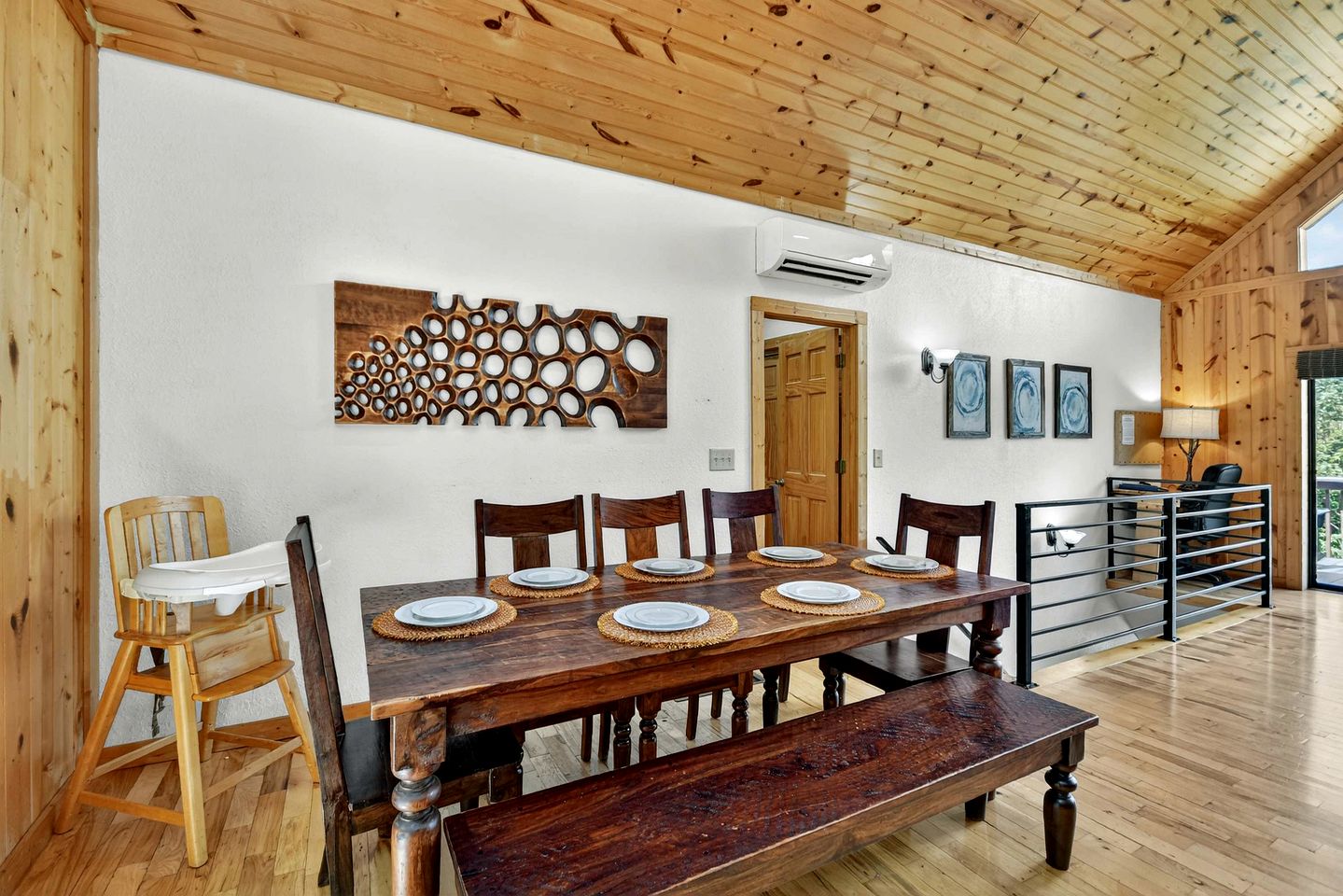 Radiant Mountain Cabin Retreat near Chattahoochee River in Georgia