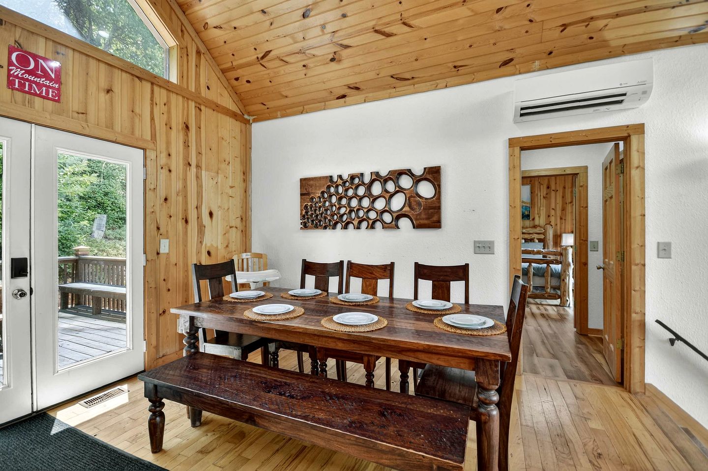 Radiant Mountain Cabin Retreat near Chattahoochee River in Georgia