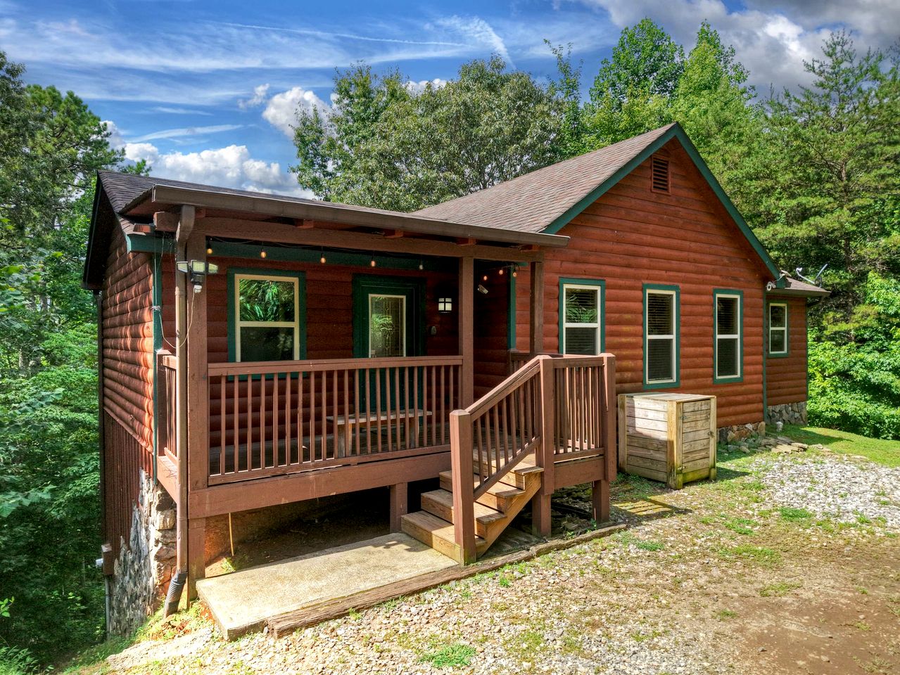 Charming Pet-Friendly Cabin Oasis near Chattahoochee River in Georgia