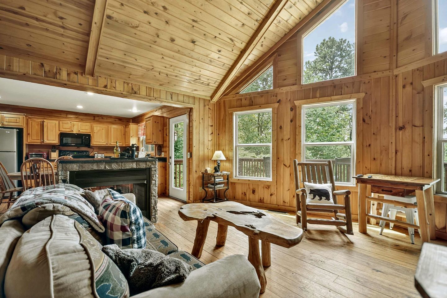 Charming Pet-Friendly Cabin Oasis near Chattahoochee River in Georgia