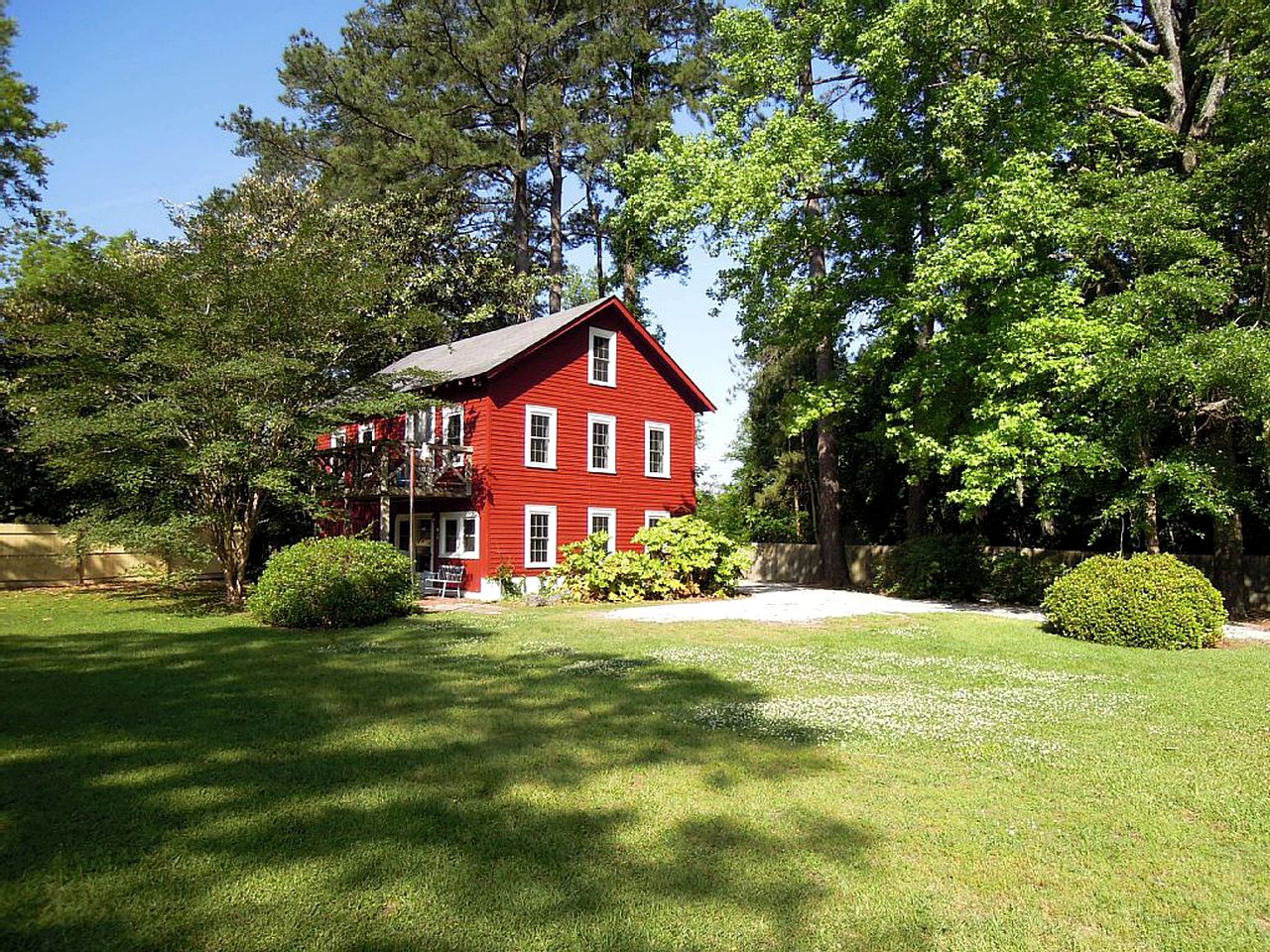 Unique Restored Barn Rental Perfect for Families near the Croatan National Forest, NC