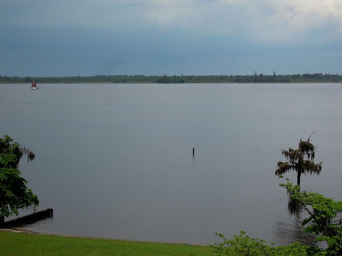 Barns (New Bern, North Carolina, United States)