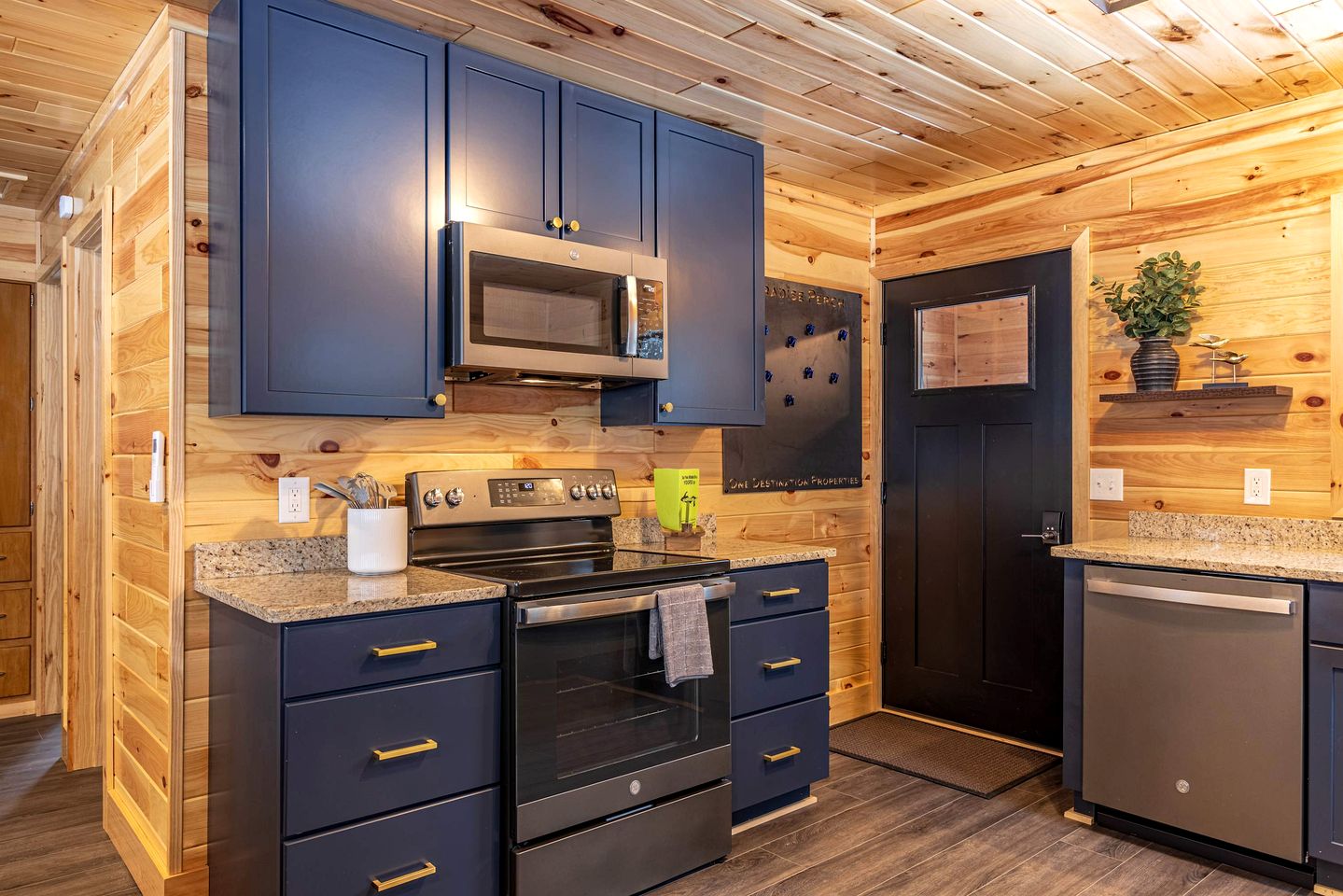Cozy Cabin with Fire Pit on Lake Superior in Paradise, Michigan