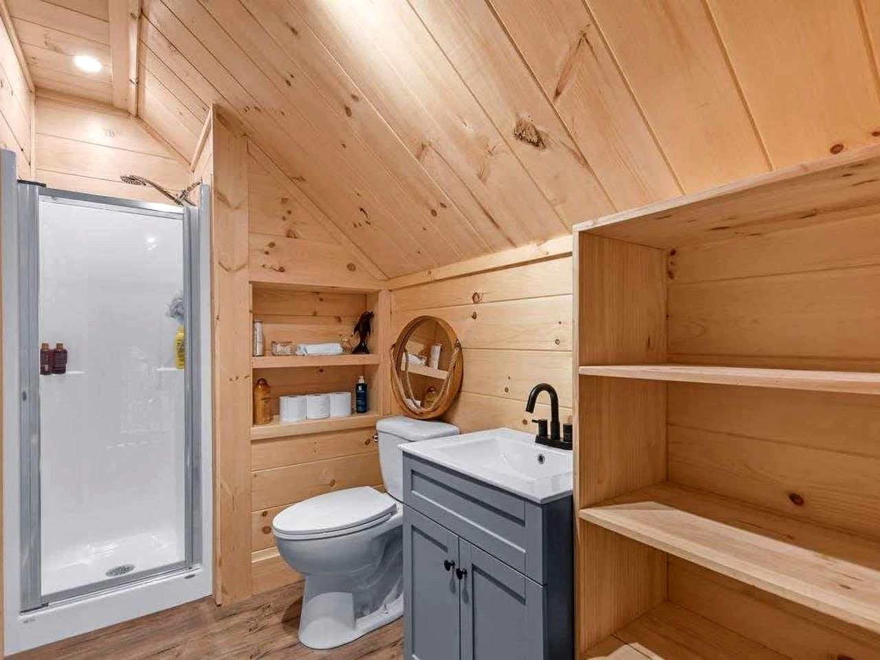 Secluded Forest Cottage with Screened Porch and Trail Access Near Lakes, St-Alphonse-Rodriguez Quebec