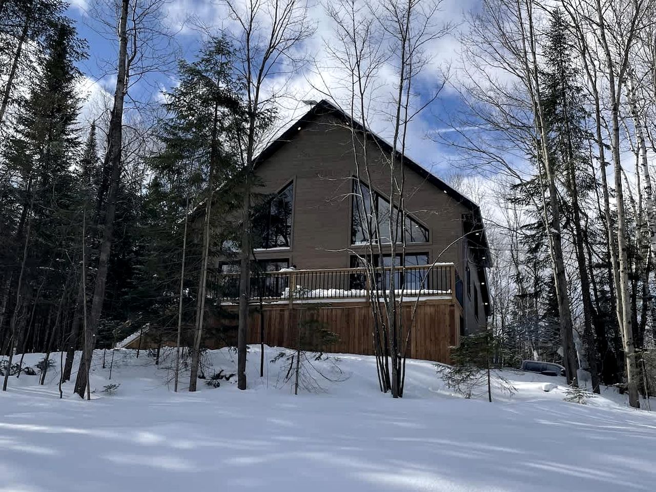 Secluded Forest Cottage with Screened Porch and Trail Access Near Lakes, St-Alphonse-Rodriguez Quebec