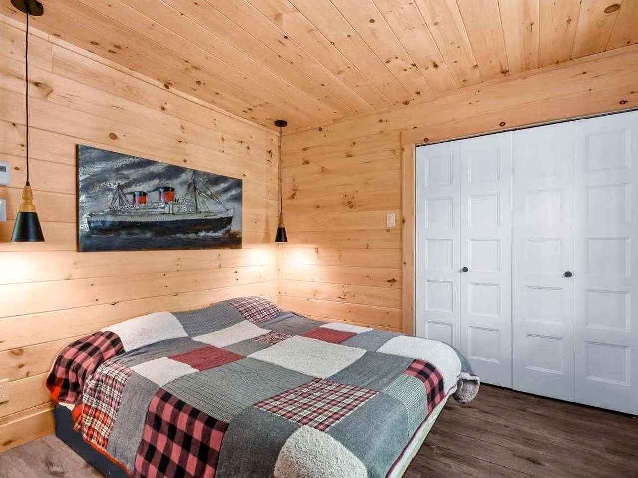 Secluded Forest Cottage with Screened Porch and Trail Access Near Lakes, St-Alphonse-Rodriguez Quebec