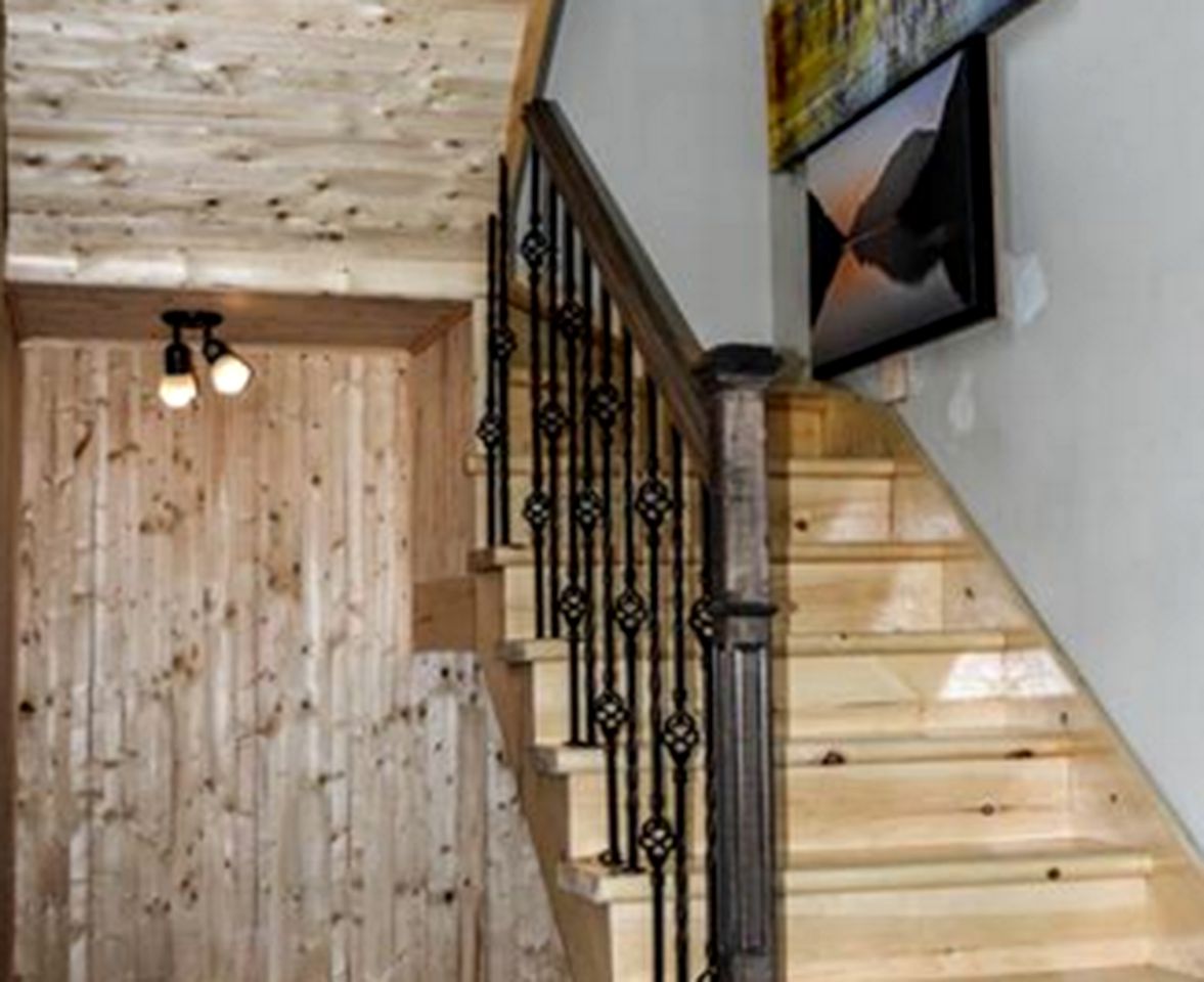 Secluded Rustic Cabin near La Mauricie National Park in Shawinigan, Quebec