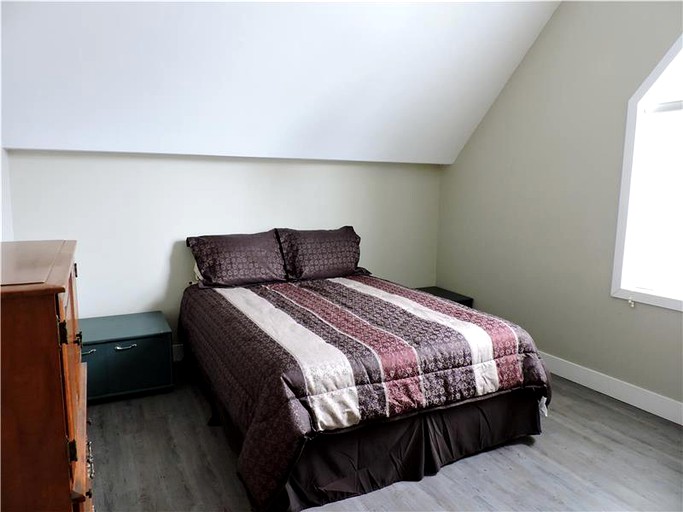 Cabins (Shawinigan, Quebec, Canada)