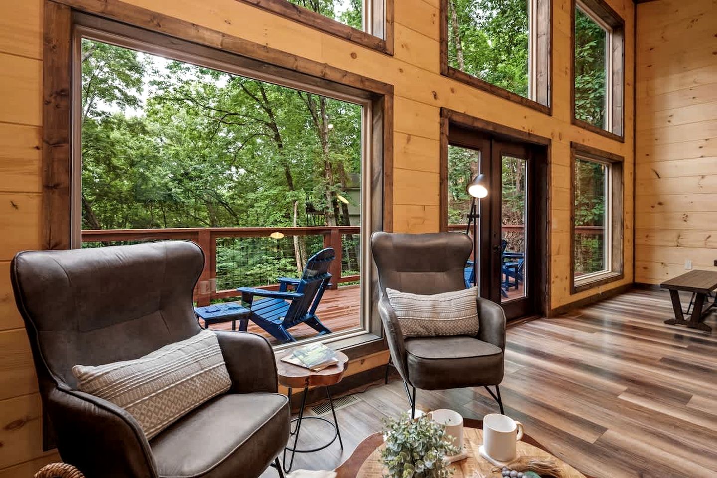 Cozy Mountain Cabin with Hot Tub & Game Room near Great Smoky Mountains – Gatlinburg, TN