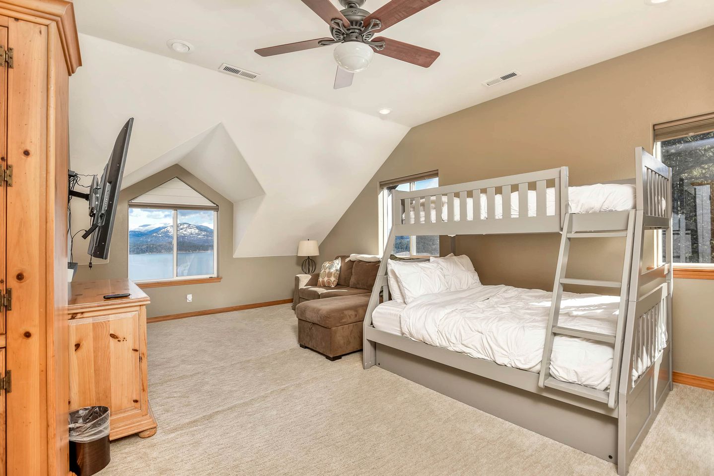 Majestic Summit Retreat: Family Vacation Rental Overlooking Lake Pend Oreille