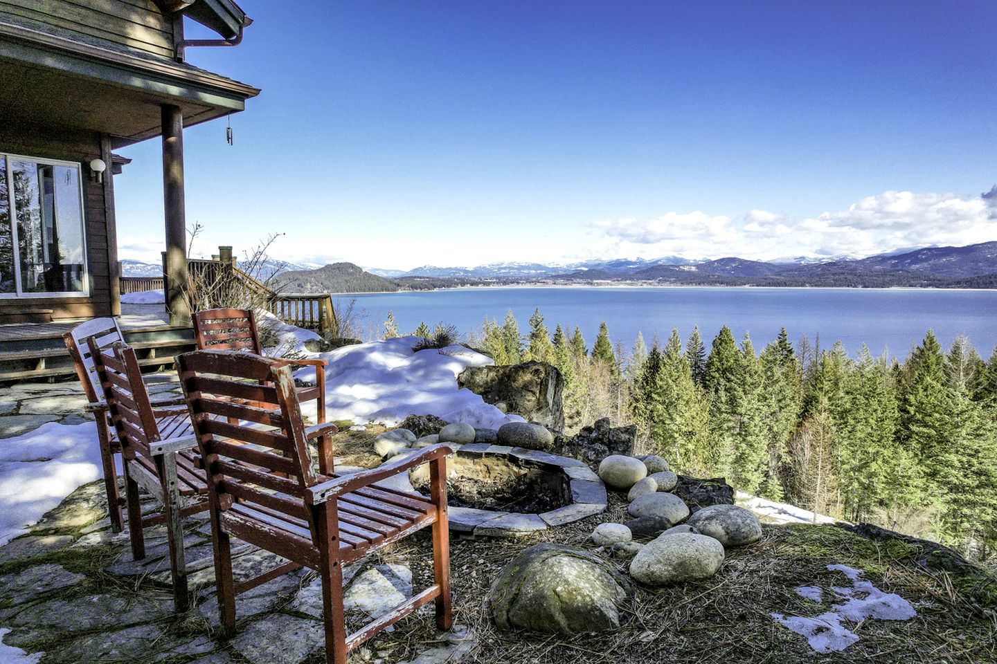 Majestic Summit Retreat: Family Vacation Rental Overlooking Lake Pend Oreille