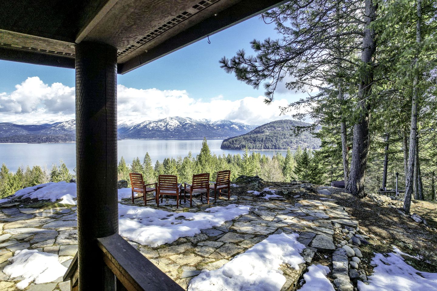 Majestic Summit Retreat: Family Vacation Rental Overlooking Lake Pend Oreille