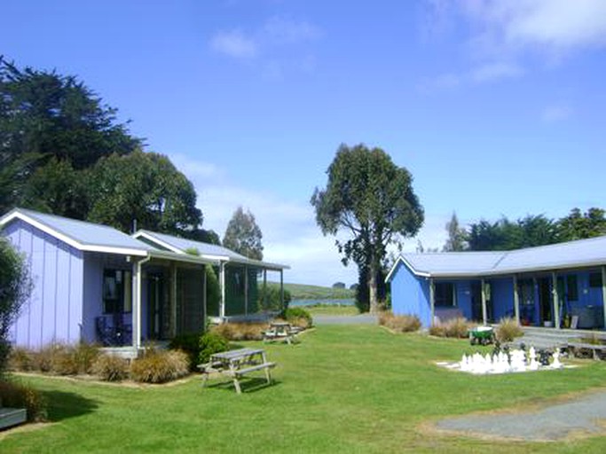 Cabins (New Haven, South Island, New Zealand)