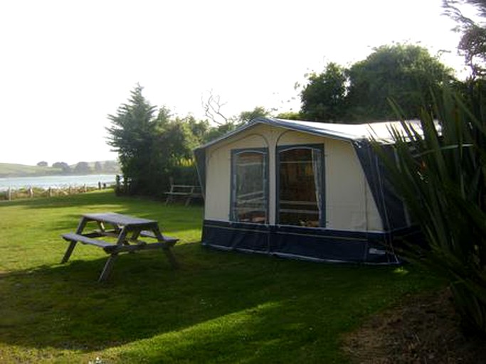 Caravans (New Haven, South Island, New Zealand)