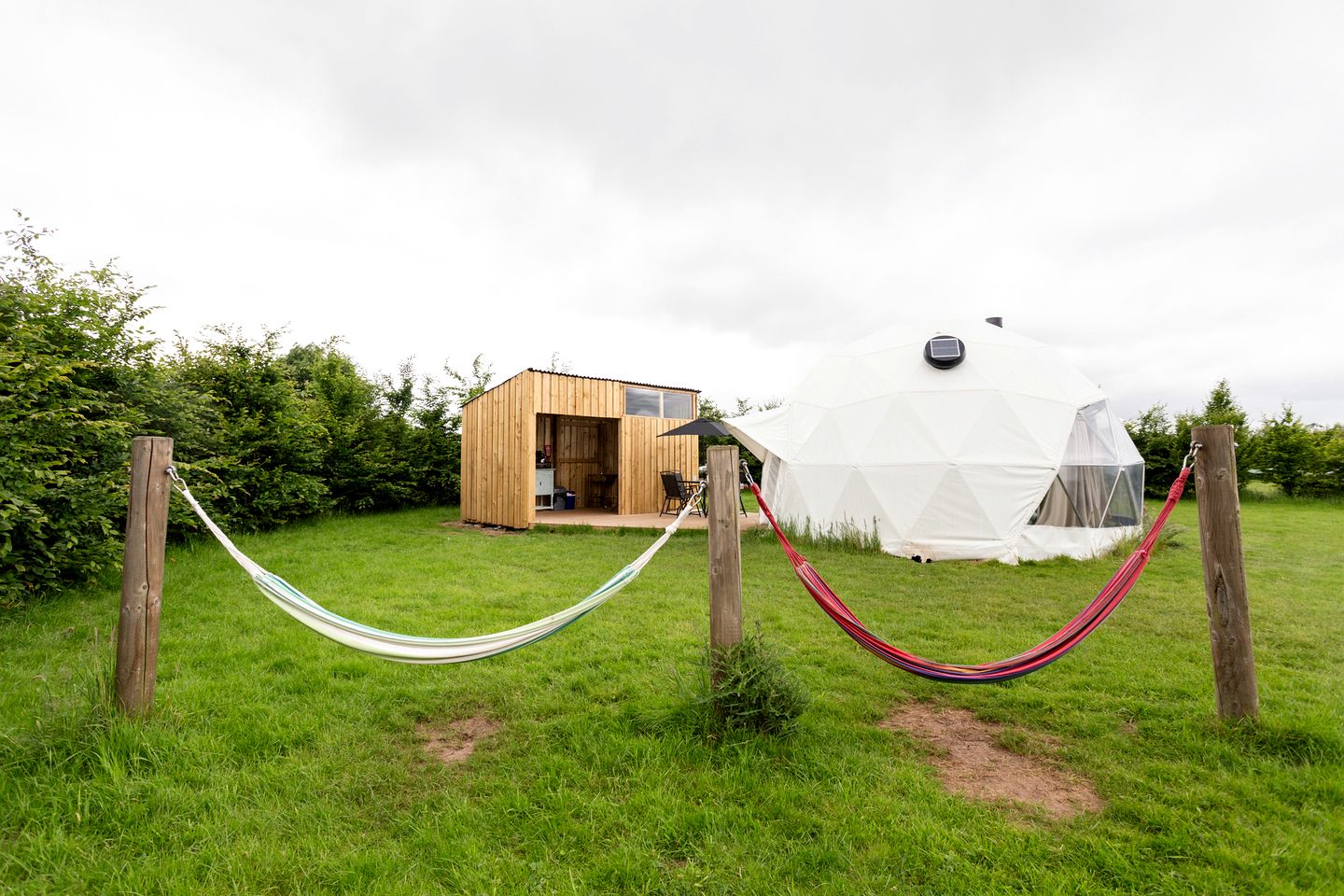 Fully Equipped Geodesic Dome with a Kitchenette near Limestone Cliffs of Brean Down, England