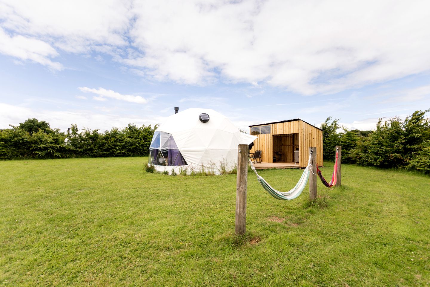 Fully Equipped Geodesic Dome with a Kitchenette near Limestone Cliffs of Brean Down, England