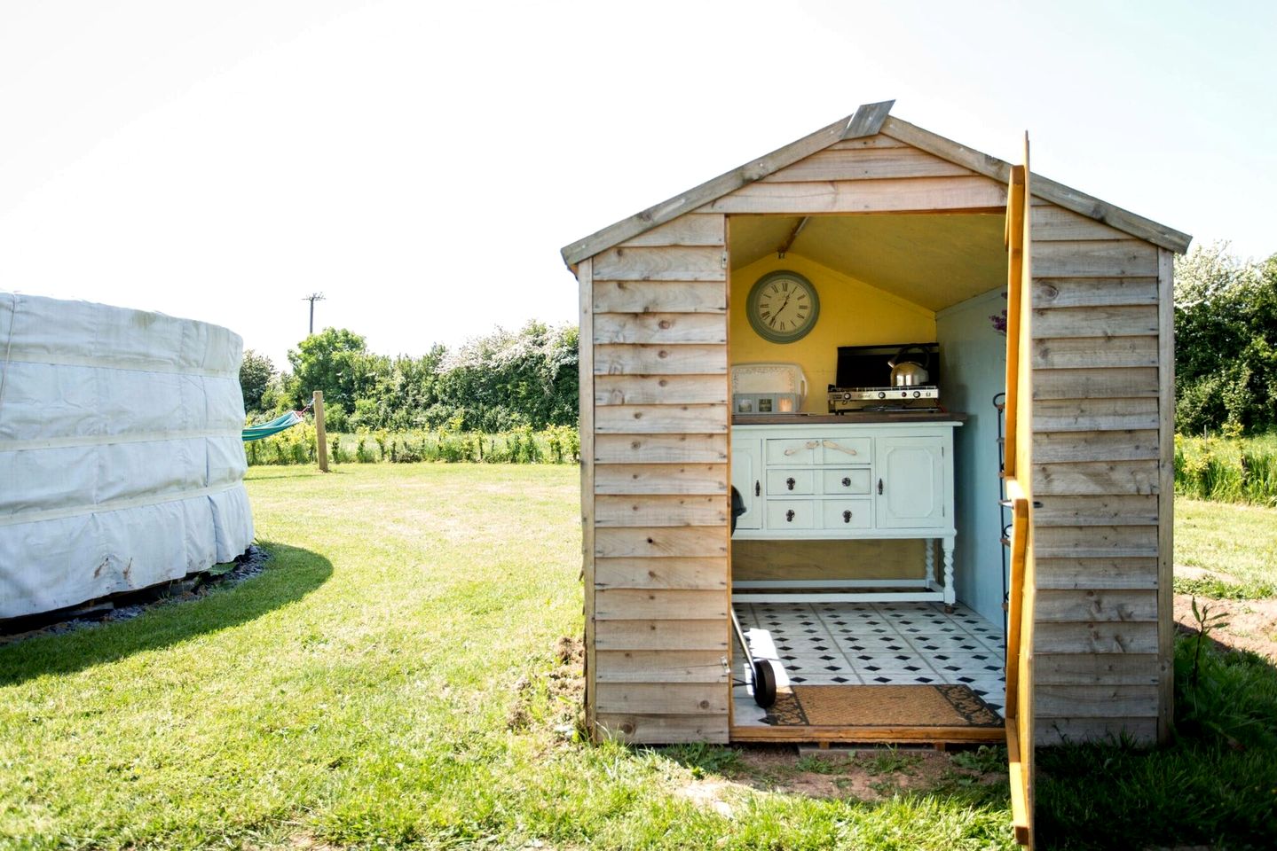 Fully Equipped Geodesic Dome with a Kitchenette near Limestone Cliffs of Brean Down, England