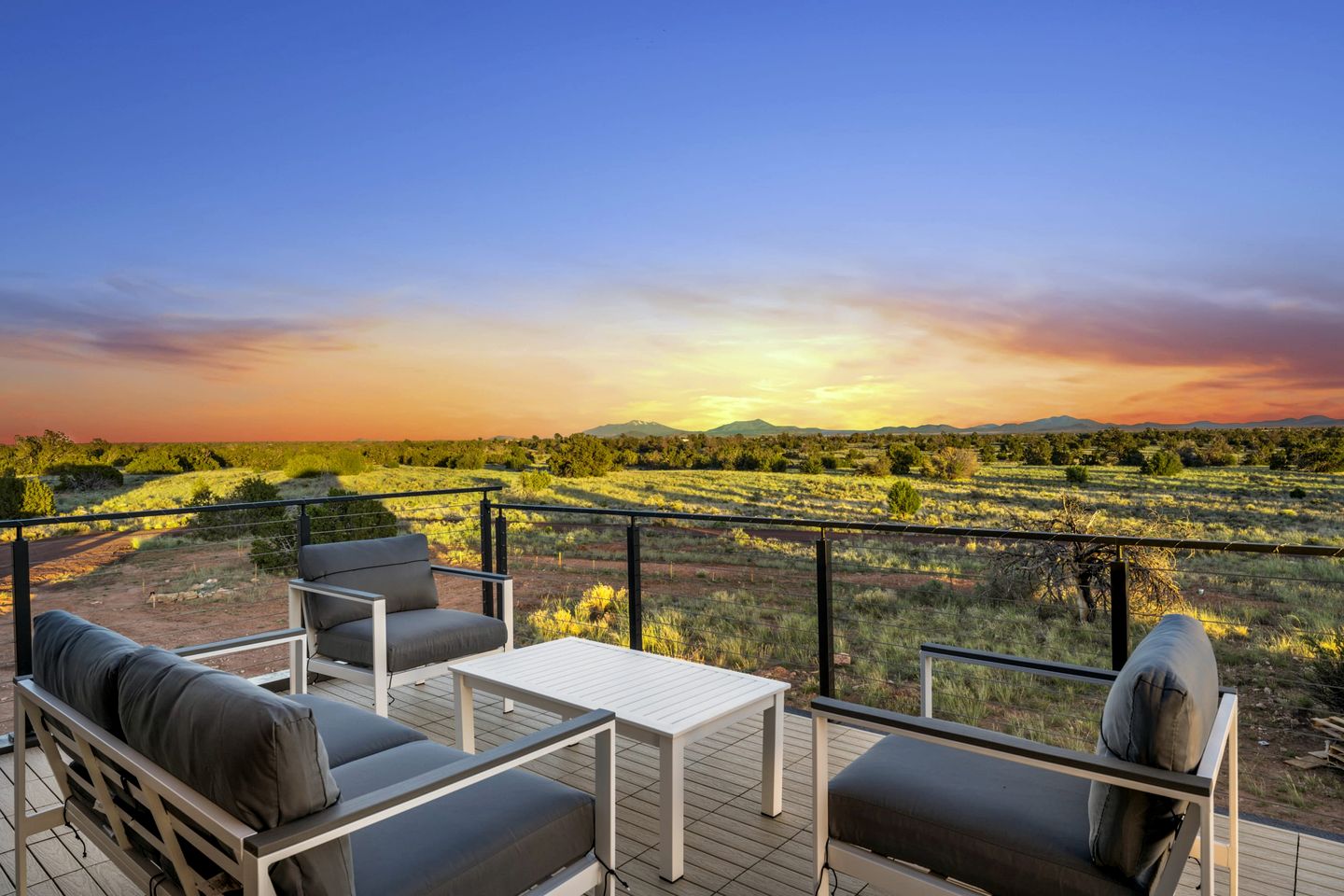 Gorgeous Cabin with Rooftop Terrace in Williams, Arizona