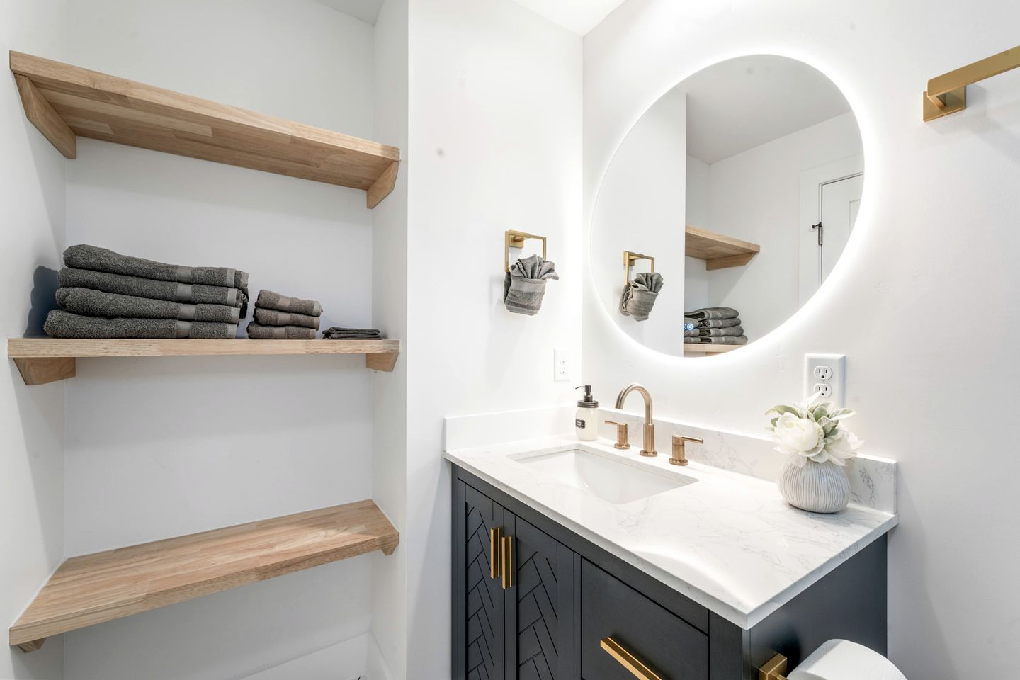 Gorgeous Cabin with Rooftop Terrace in Williams, Arizona