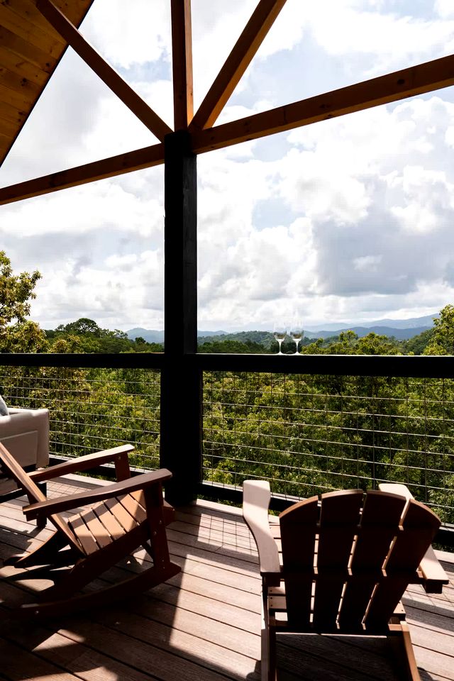 Luxe Mountain Chalet with Hot Tub & Game Loft near Pigeon Forge & Gatlinburg, TN