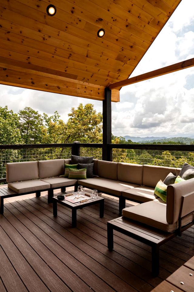 Luxe Mountain Chalet with Hot Tub & Game Loft near Pigeon Forge & Gatlinburg, TN