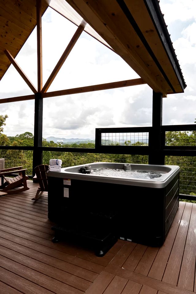 Luxe Mountain Chalet with Hot Tub & Game Loft near Pigeon Forge & Gatlinburg, TN