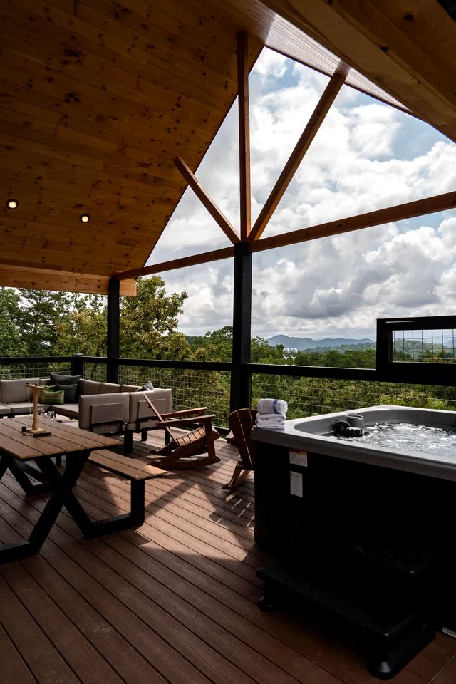 Luxe Mountain Chalet with Hot Tub & Game Loft near Pigeon Forge & Gatlinburg, TN