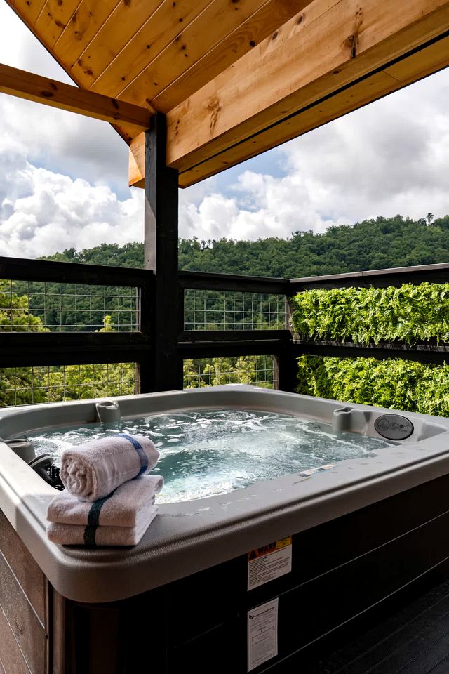 Luxe Mountain Chalet with Hot Tub & Game Loft near Pigeon Forge & Gatlinburg, TN