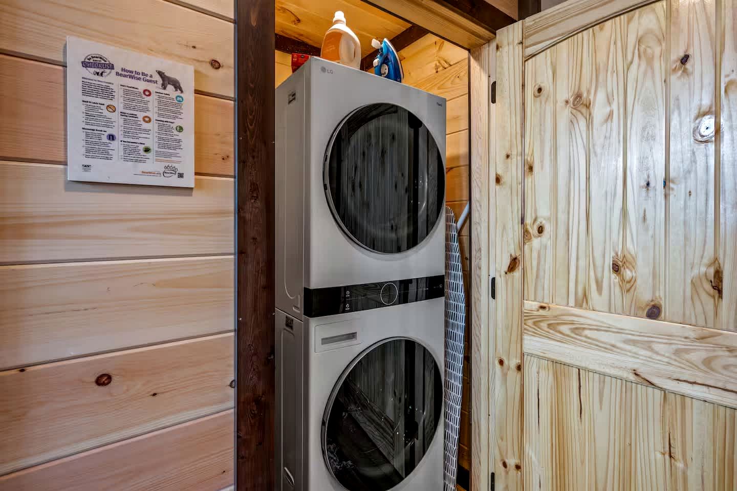 Luxe Mountain Chalet with Hot Tub & Game Loft near Pigeon Forge & Gatlinburg, TN