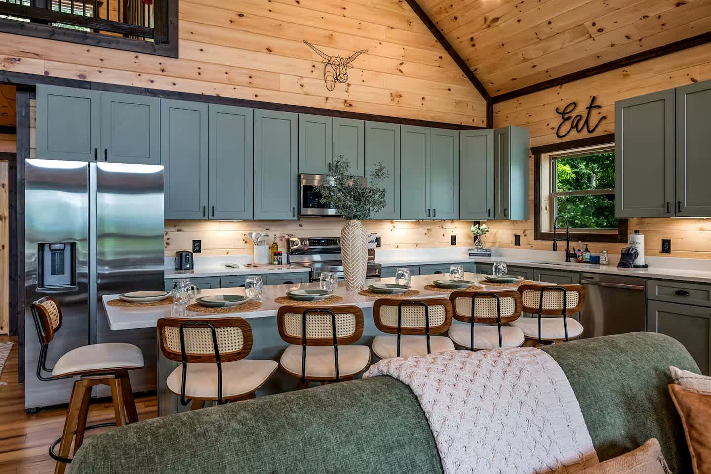 Luxe Mountain Chalet with Hot Tub & Game Loft near Pigeon Forge & Gatlinburg, TN