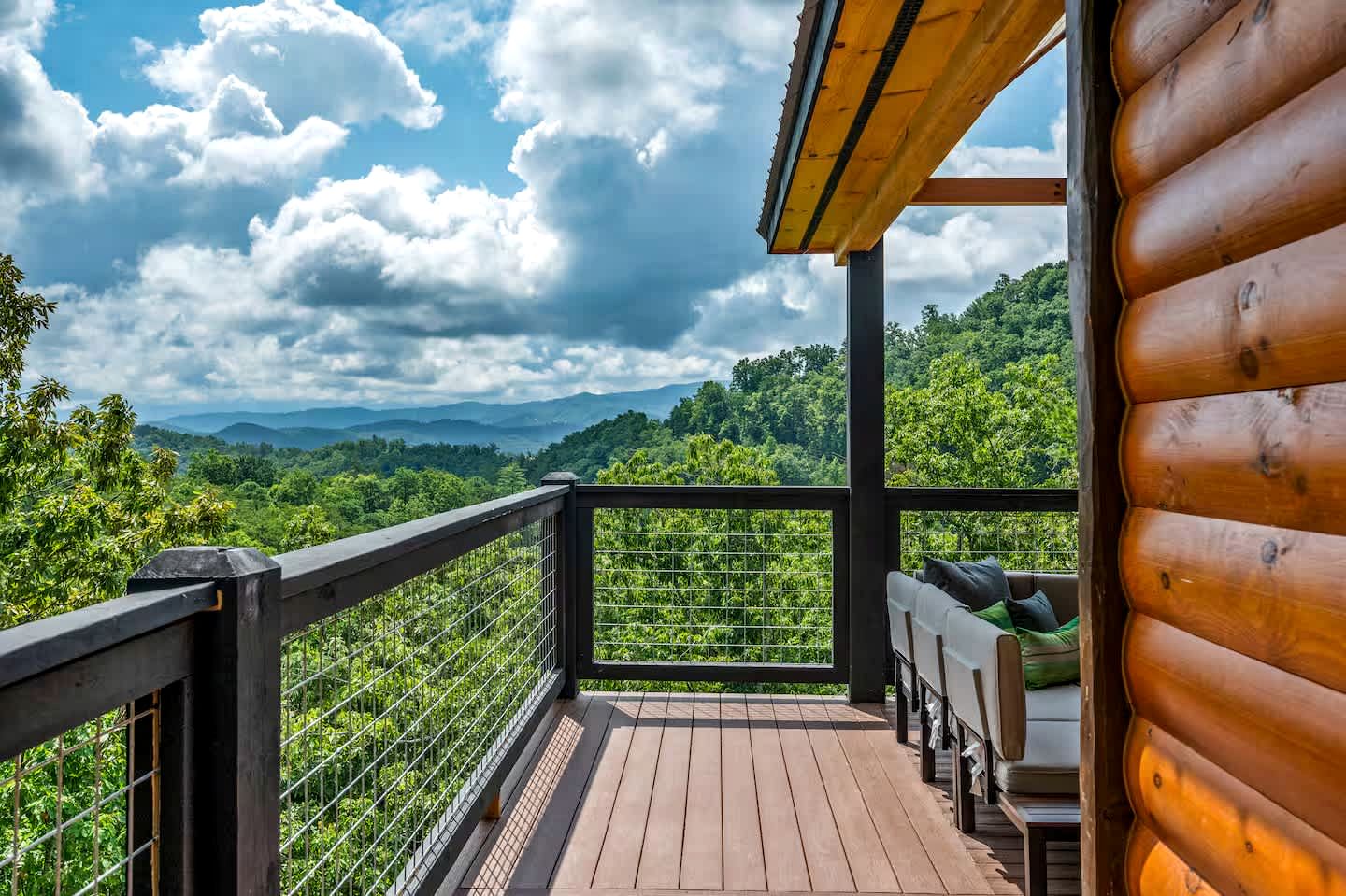 Luxe Mountain Chalet with Hot Tub & Game Loft near Pigeon Forge & Gatlinburg, TN