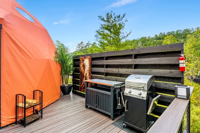 Domes (United States of America, Townsend, Tennessee)