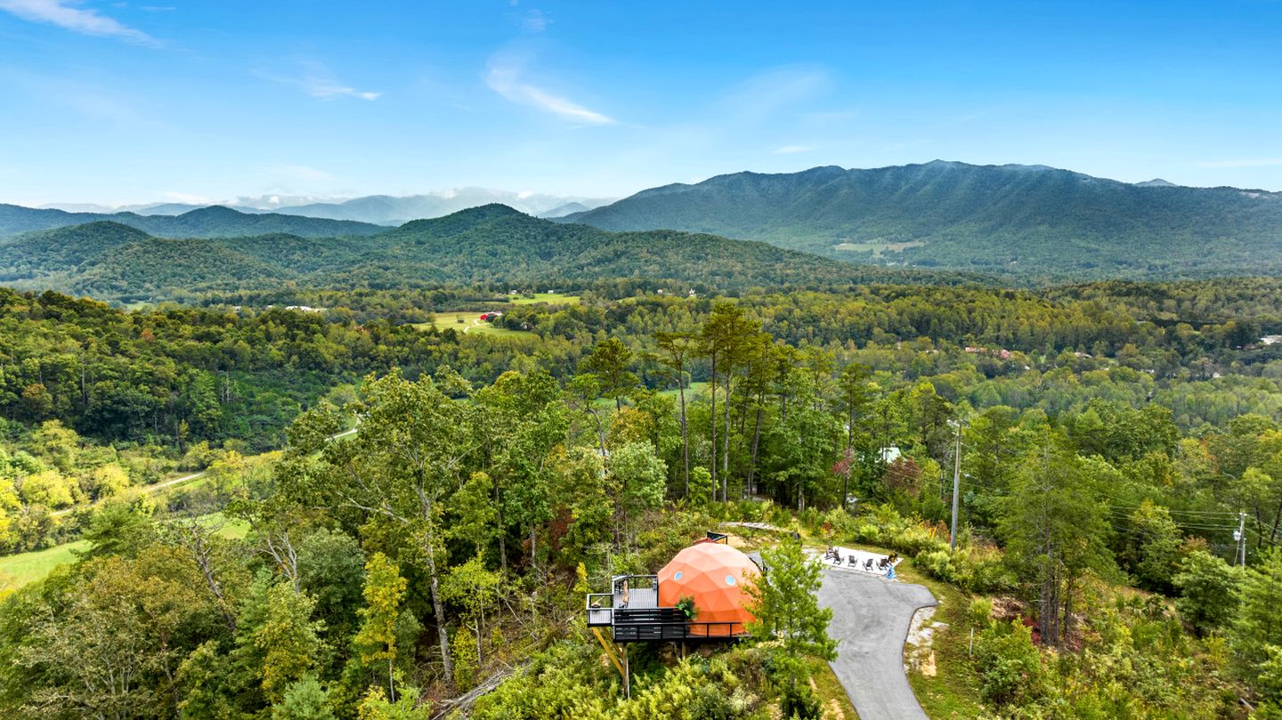 Luxury Dome Near Great Smoky Mountains National Park, Tennessee