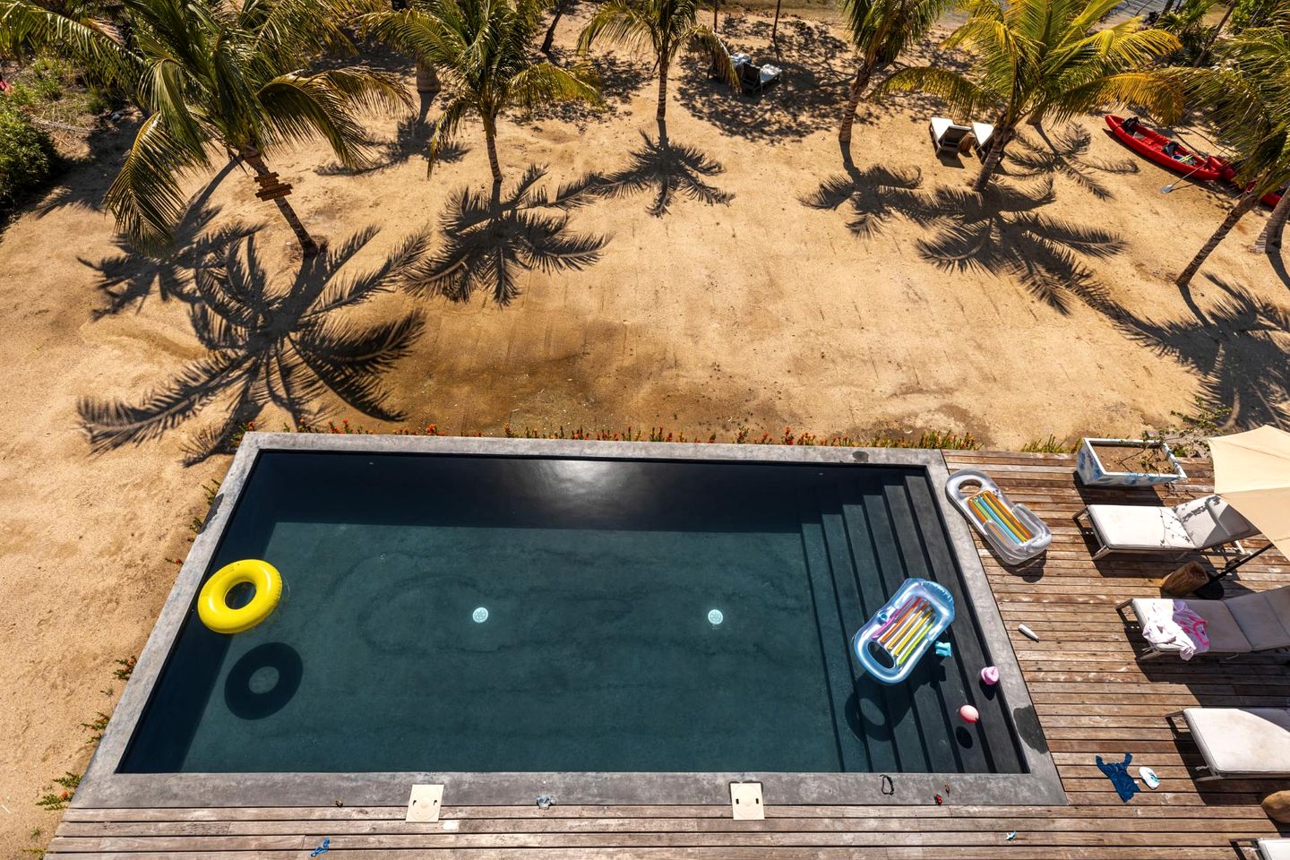 Spectacular Beachfront Villa with Outdoor Villa and Pool Table in Belize