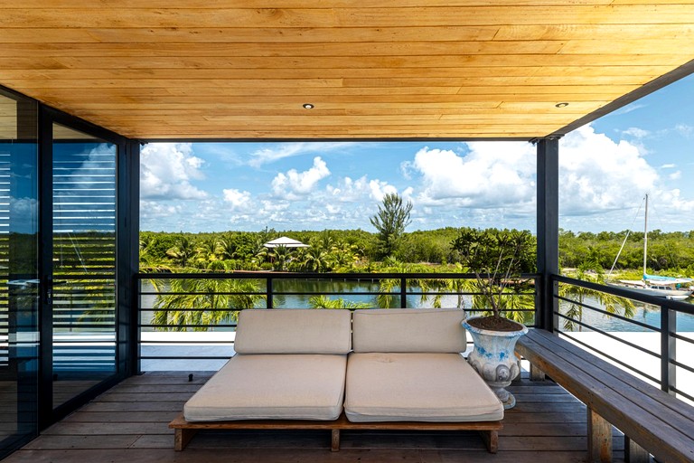 Vacation Rentals (Belize, Belize City, Belize District)