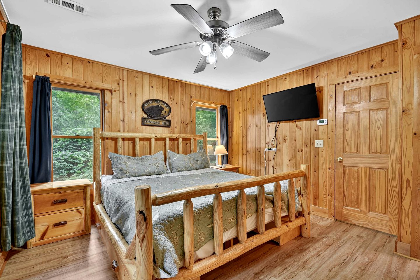 Charming Cozy Cabin Haven near Chattahoochee River in Georgia