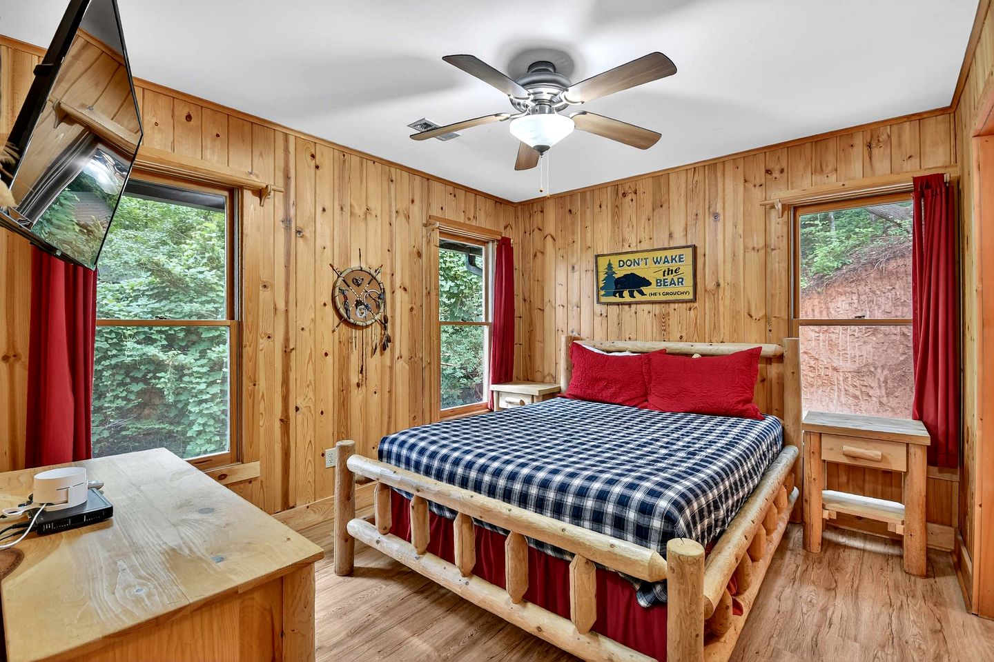 Charming Cozy Cabin Haven near Chattahoochee River in Georgia