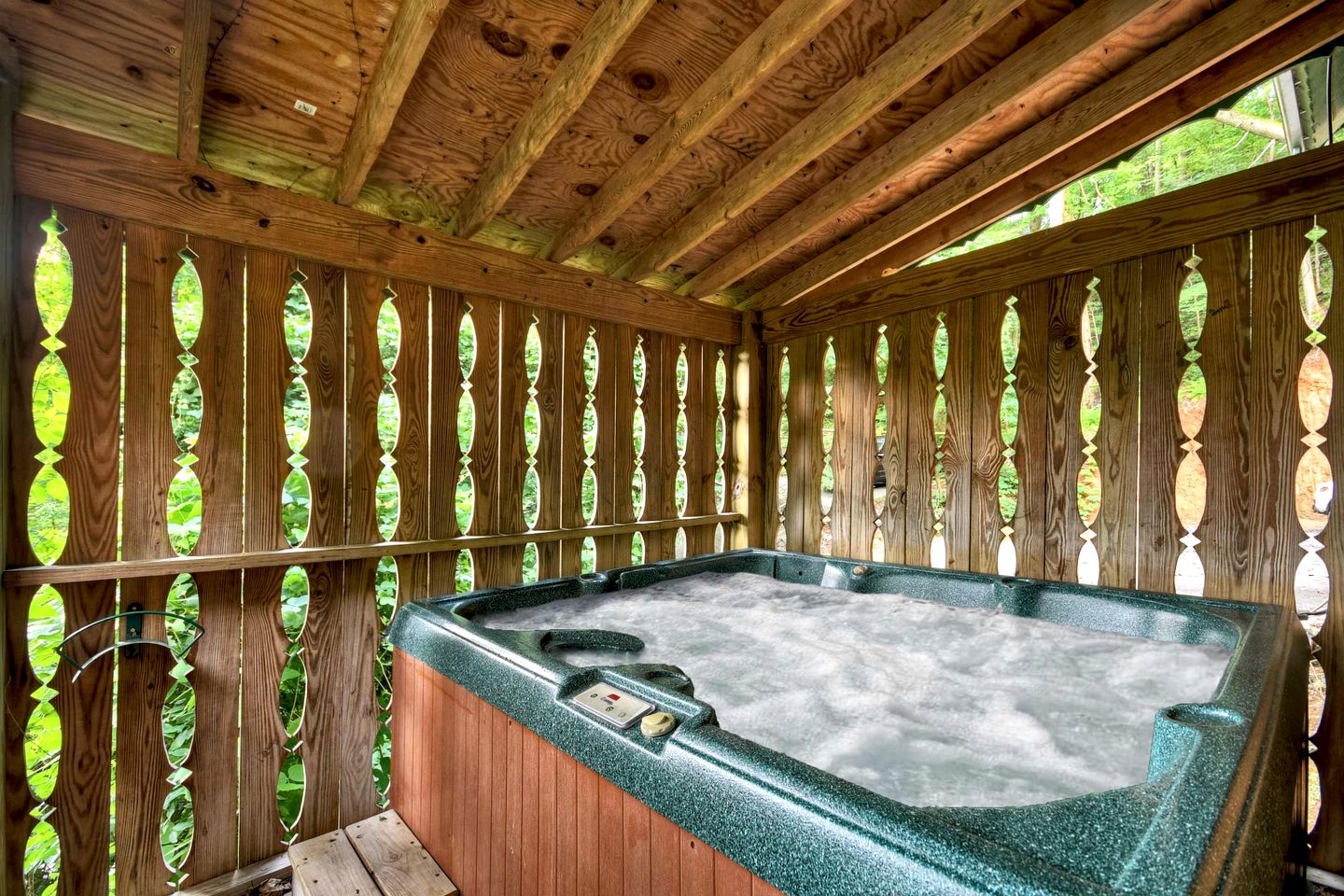 Charming Cozy Cabin Haven near Chattahoochee River in Georgia