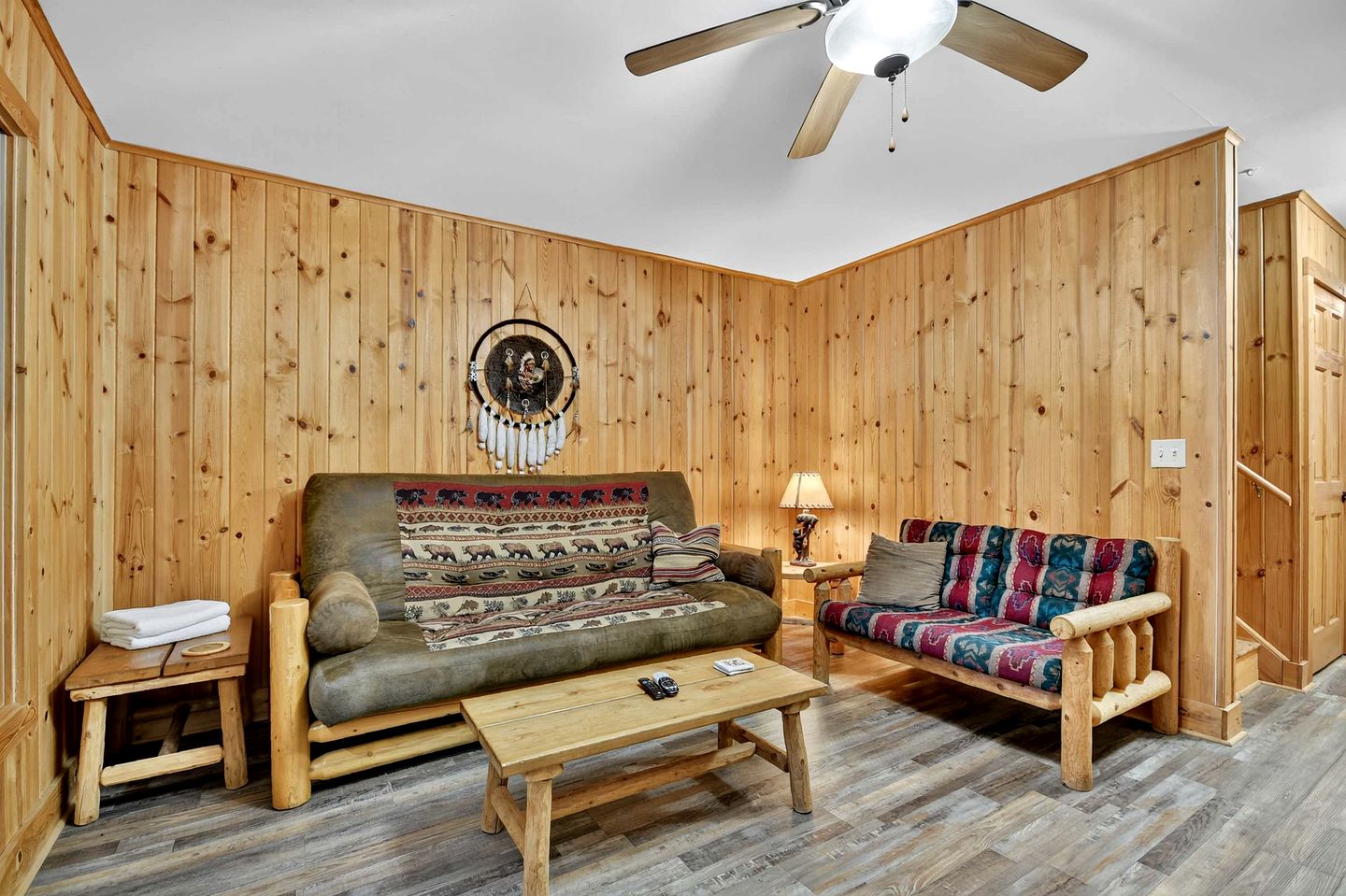 Charming Cozy Cabin Haven near Chattahoochee River in Georgia