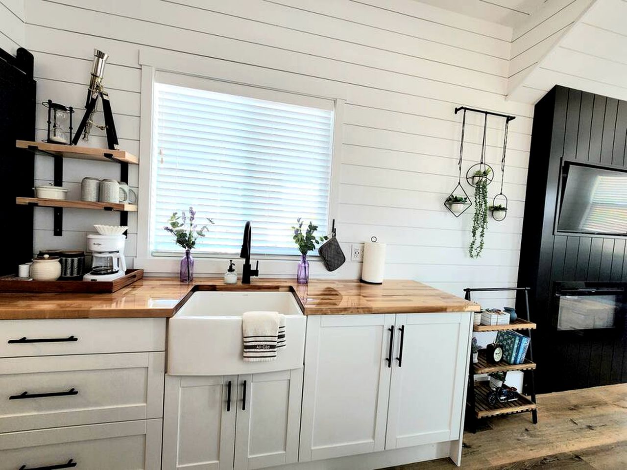 Discover Zion: Tiny Home Stay in Apple Valley, Minutes from National Park