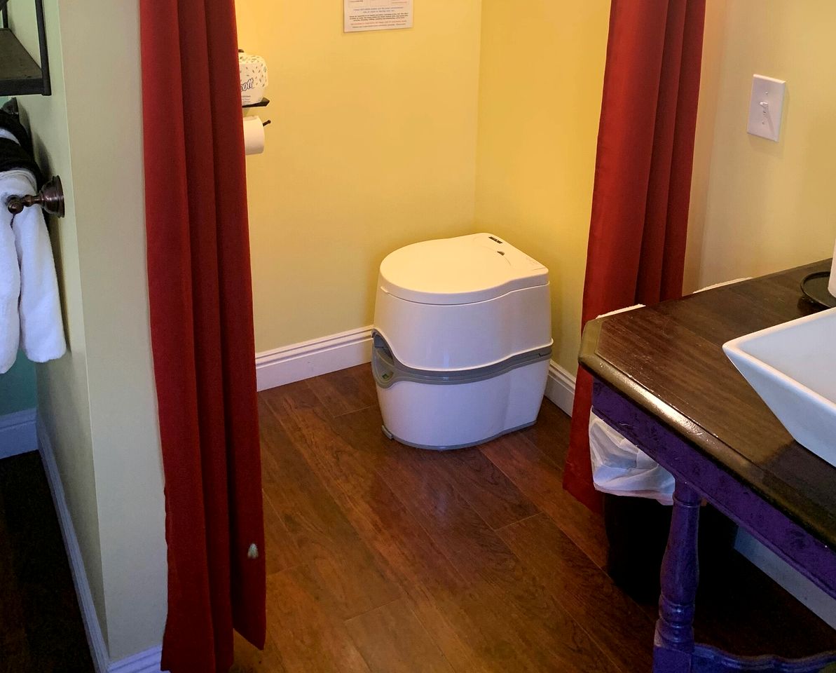 Fantastic Jazz-Themed Tiny House near Bryson City, North Carolina