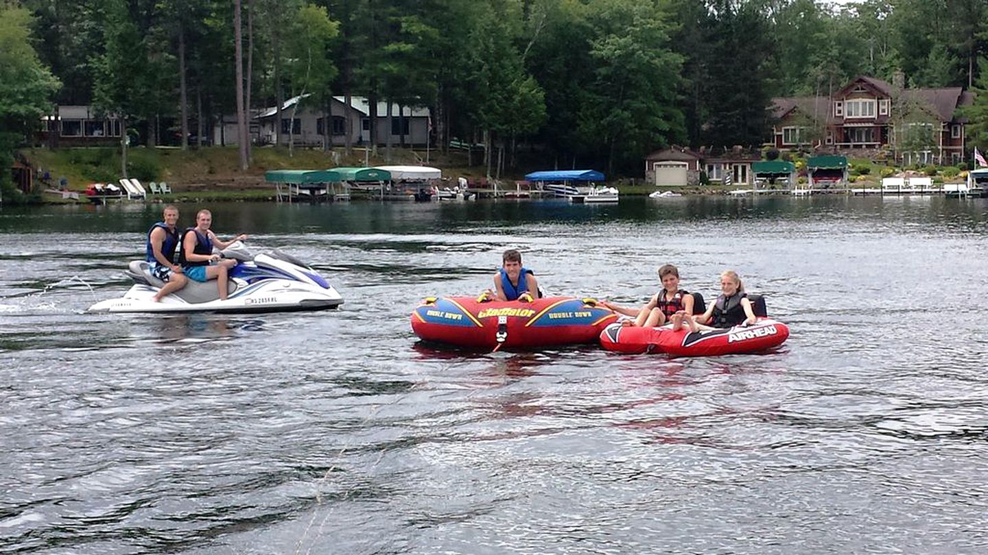 New Rental, Secluded Luxury Log Cabin Lodge on Little St. Germain Lake