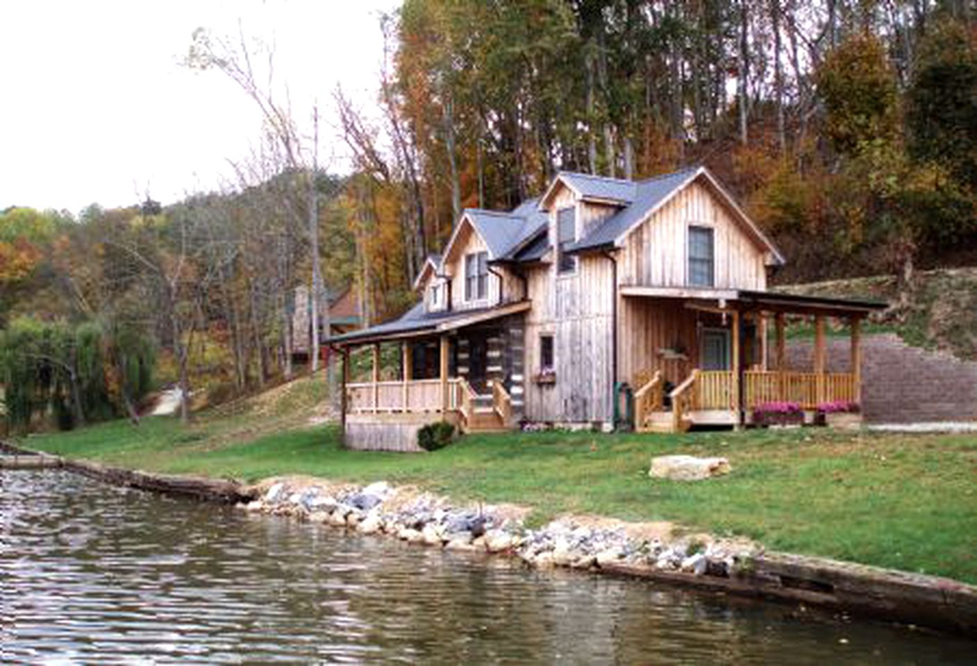 Traditional Historic Log Cabin for a Magical Lakeside Getaway in Virginia