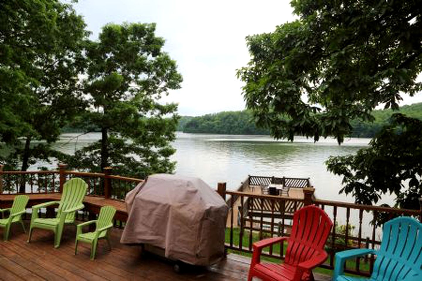 Waterfront Cabin just next to the Claytor Lake State Park, Virginia