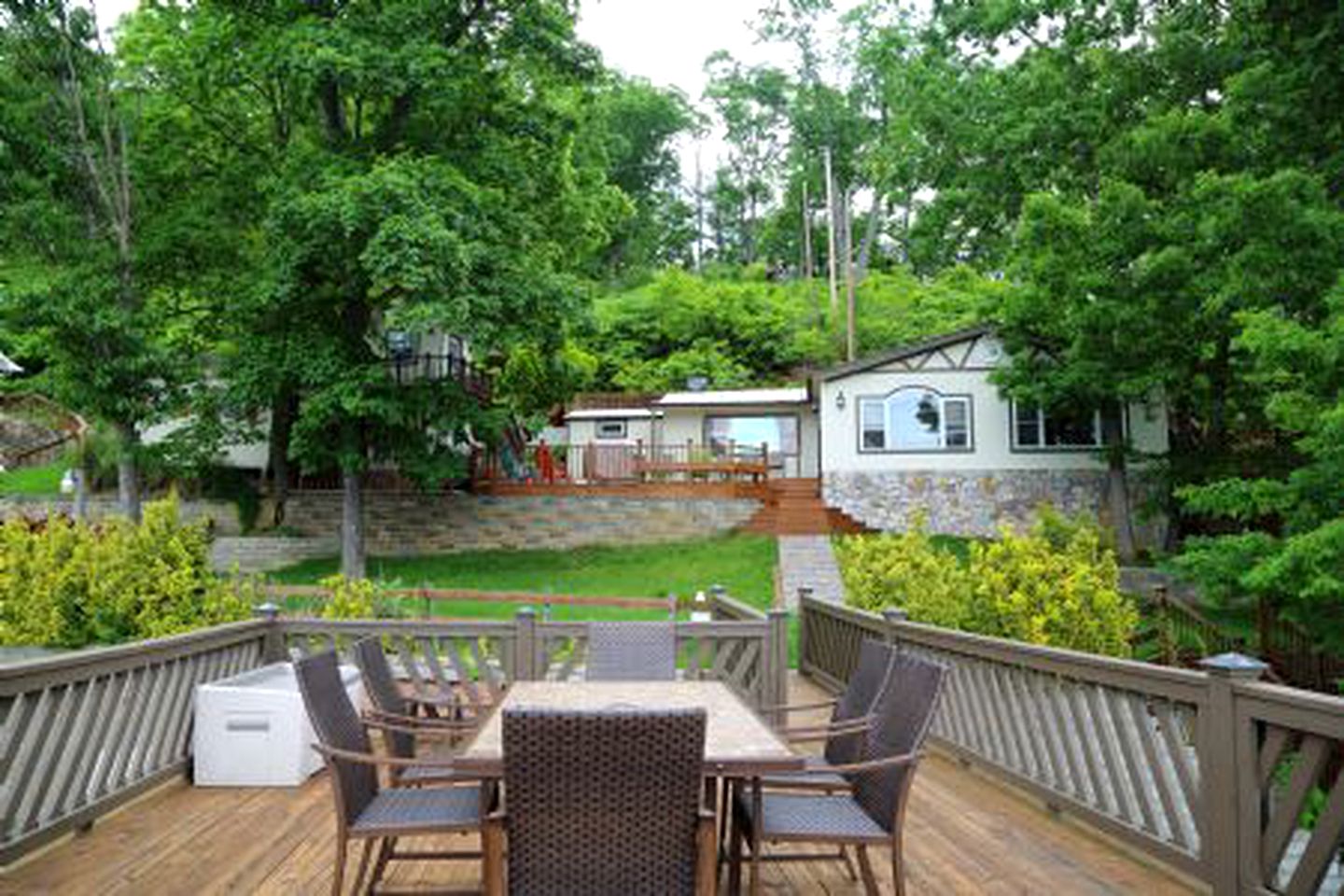 Waterfront Cabin just next to the Claytor Lake State Park, Virginia