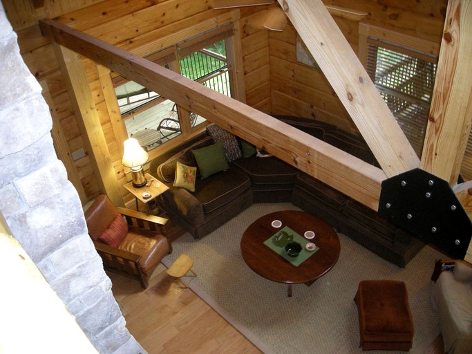 Cabins (West Jefferson, North Carolina, United States)