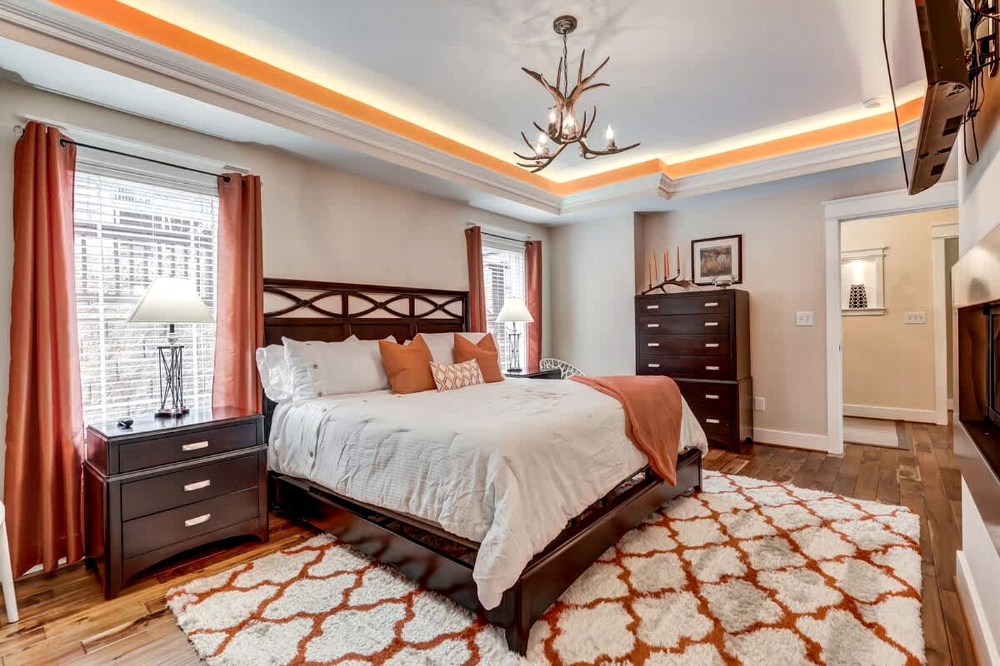 Luxury Ski-In/Ski-Out Lodge with Hot Tub near Blue Ridge Mountains, Wintergreen Resort VA