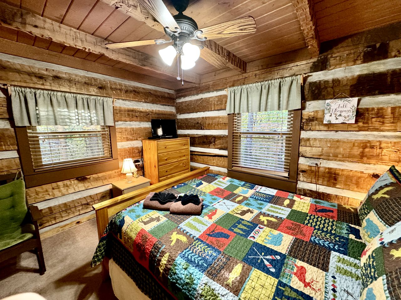 Impressive Log Cabin with Fire Pit, Game Room and Hot-tub in Sevierville, Tennessee